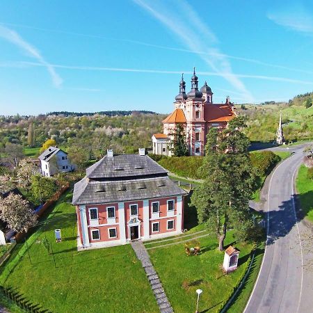 Dum Zameckych Kaplanu Hotel Valec Kültér fotó
