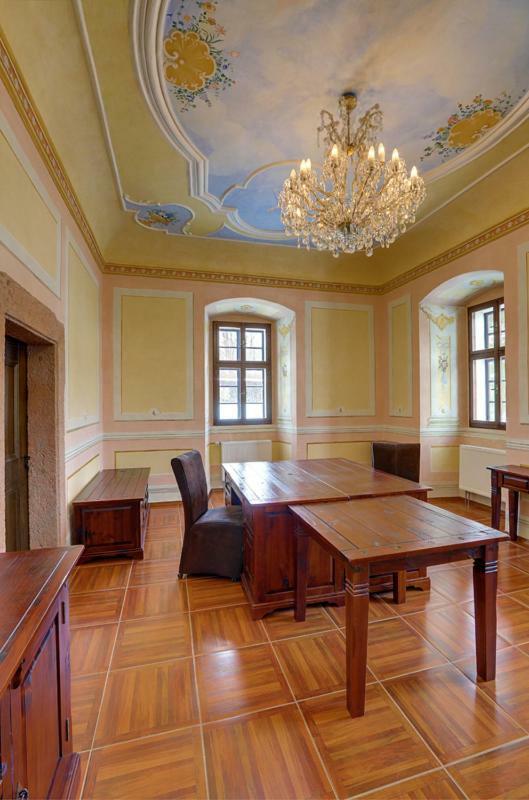 Dum Zameckych Kaplanu Hotel Valec Kültér fotó